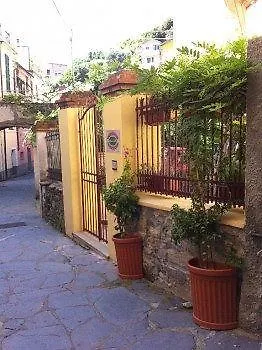 Monterosso 5 Terre Oda ve Kahvaltı 3*
