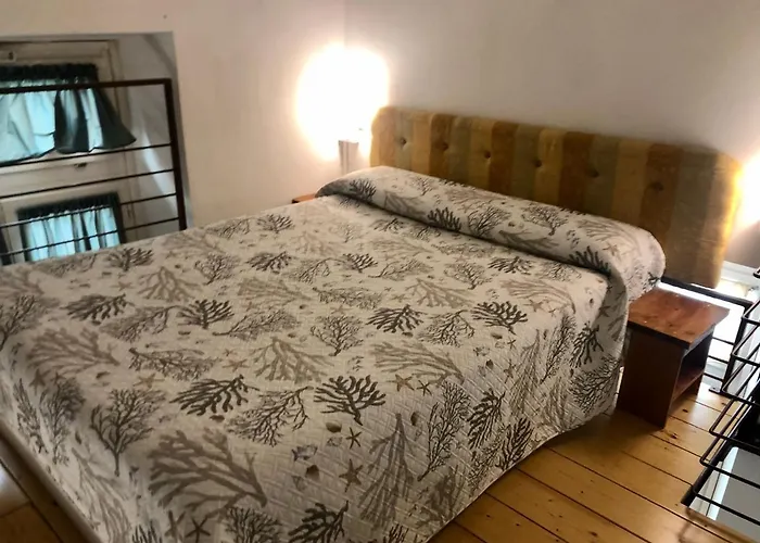 アッフィッタカメレ モンテロッソ 5 テッレ 3*